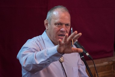 Primarul Ditrăului, Puskas Elemer, a luat de mai multe ori cuvântul în timpul adunării sătești.