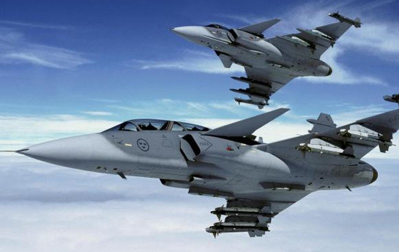 Avioane militare ungare au interceptat o aeronavă de pasageri care venea dinspre România