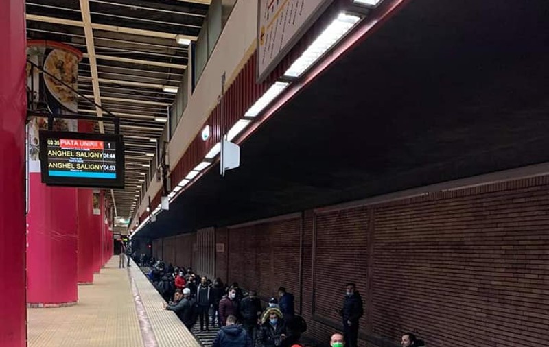 Sindicaliștii de la metrou spun că nu sunt obligaţi de lege să asigure o treime din activitate la „oprirea voluntară a lucrului”