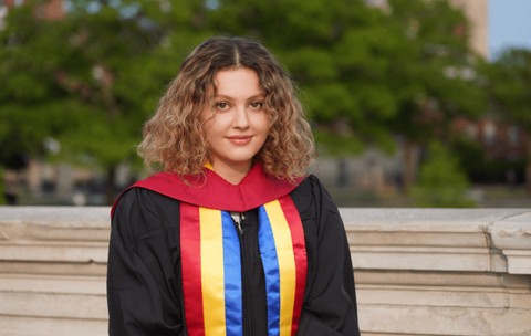 Fata din Roșiori de Vede care a absolvit Harvard și lucrează la NATO. Povestea Laviniei Teodorescu: „M-aș întoarce oricând în România”   