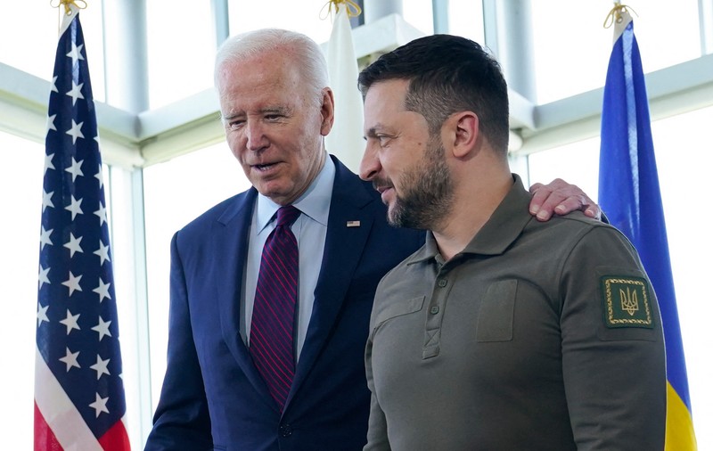 Oficiali SUA și europeni au abordat în spatele ușilor închise subiectul negocierilor de pace cu Ucraina. Ce urmărește Biden cu îngrijorare la Kiev?