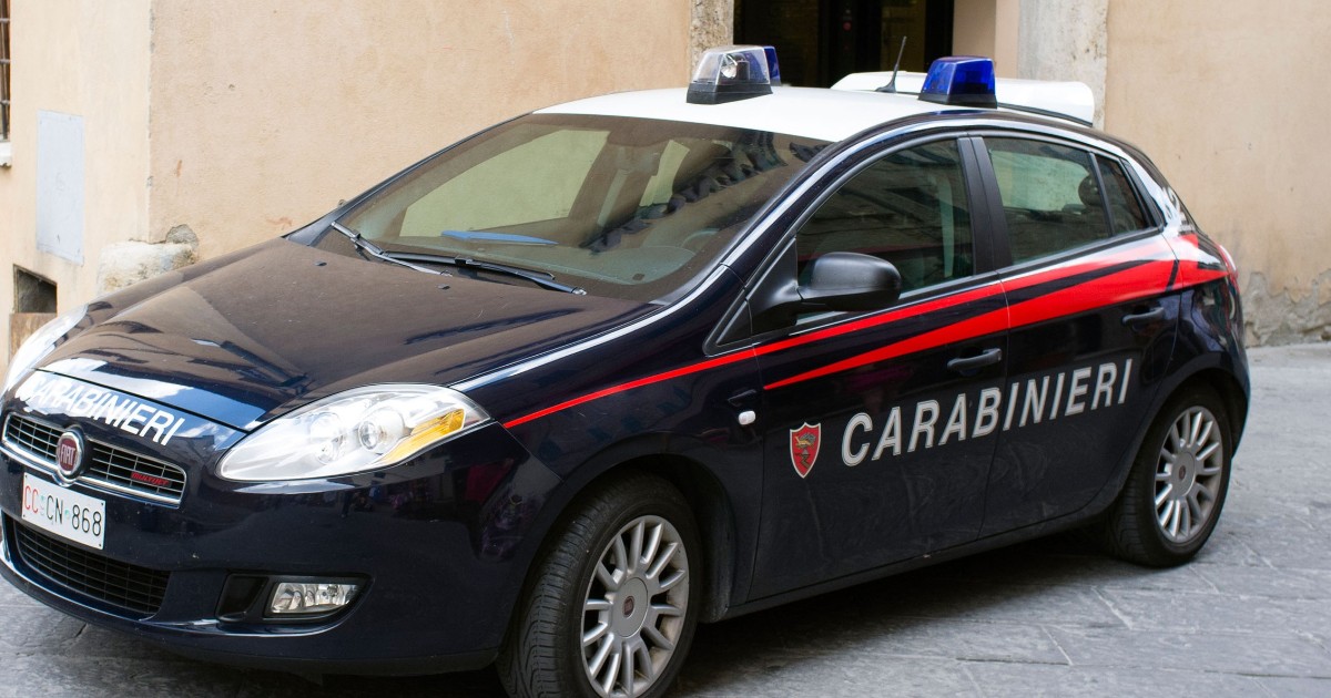 Doi români, supărați că măslinele pane costau 5 euro, au plesnit un ospătar și apoi au tras cu pistolul, lângă un bar din Ascoli, în Italia