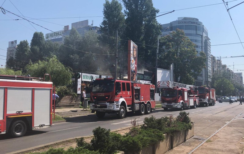 Incendiu la un restaurant  din sectorul 3. Clădirea se află la intersecția dintre strada Nerva Traian și bulevardul Octavian Goga