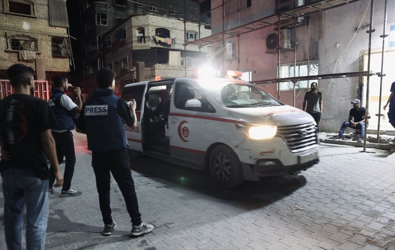 Israelul a reținut 240 de palestinieni, inclusiv medici, după un raid la spitalul din Gaza. Hamas, apel disperat către ONU | VIDEO