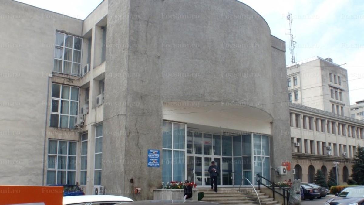 Un executor judecătoresc are de plătit un impozit pe mașină pentru 180 de ani