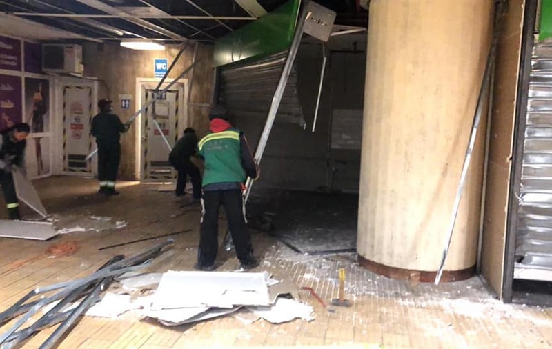 Comercianții de la metrou au pierdut primul proces cu primăriile și Metrorex privind demolarea spațiilor ilegale