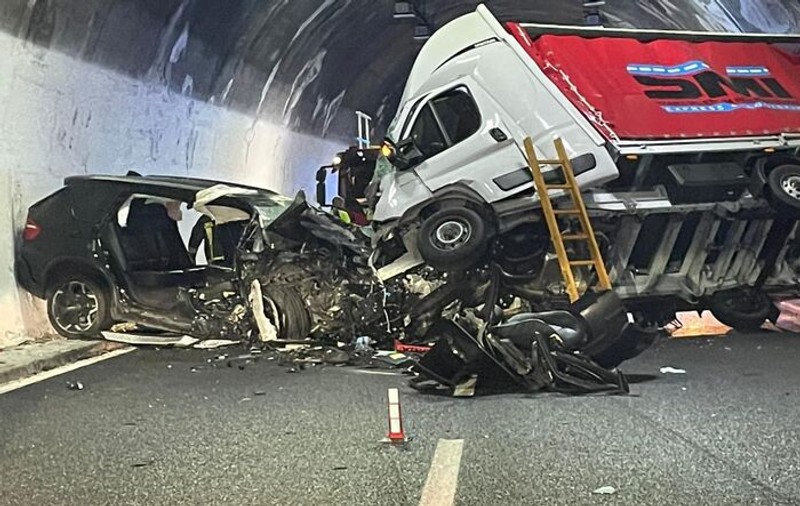 Șoferul român al unui BMW X3 e de negăsit, a dispărut după accidentul mortal pe care l-a provocat într-un tunel din Italia