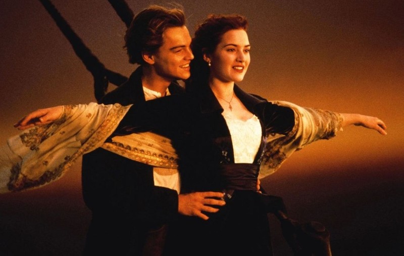 A vrut să refacă o scenă din „Titanic” pe o navă de croazieră însă a fost aruncat în închisoare și debarcat. Sursă foto: Profimedia Images