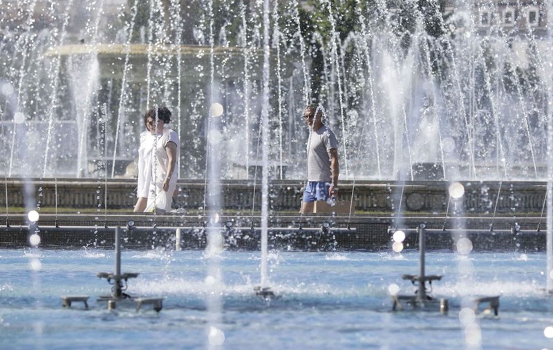 Codul roșu de caniculă e valabil și astăzi. Zonele unde sunt așteptate temperaturi record