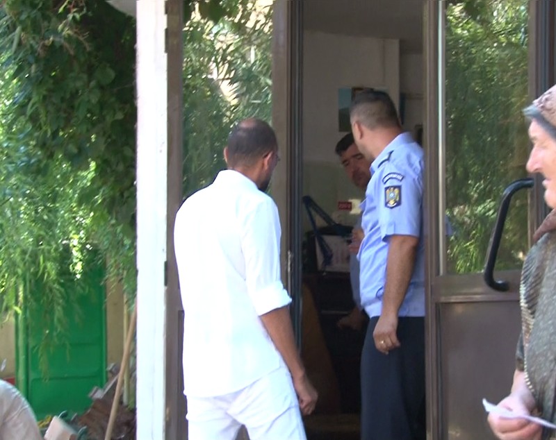 UPDATE / Oreste Teodorescu, la ieșirea din sediul DIICOT Ploiești: "Nu am nicio legătură cu acest dosar"/ FOTO