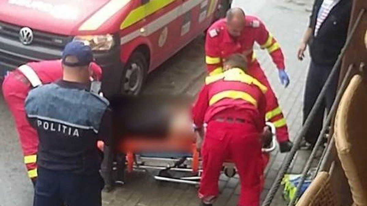 Tânăr înjunghiat mortal în plină stradă, la Sebeș. Criminalul este căutat de polițiști