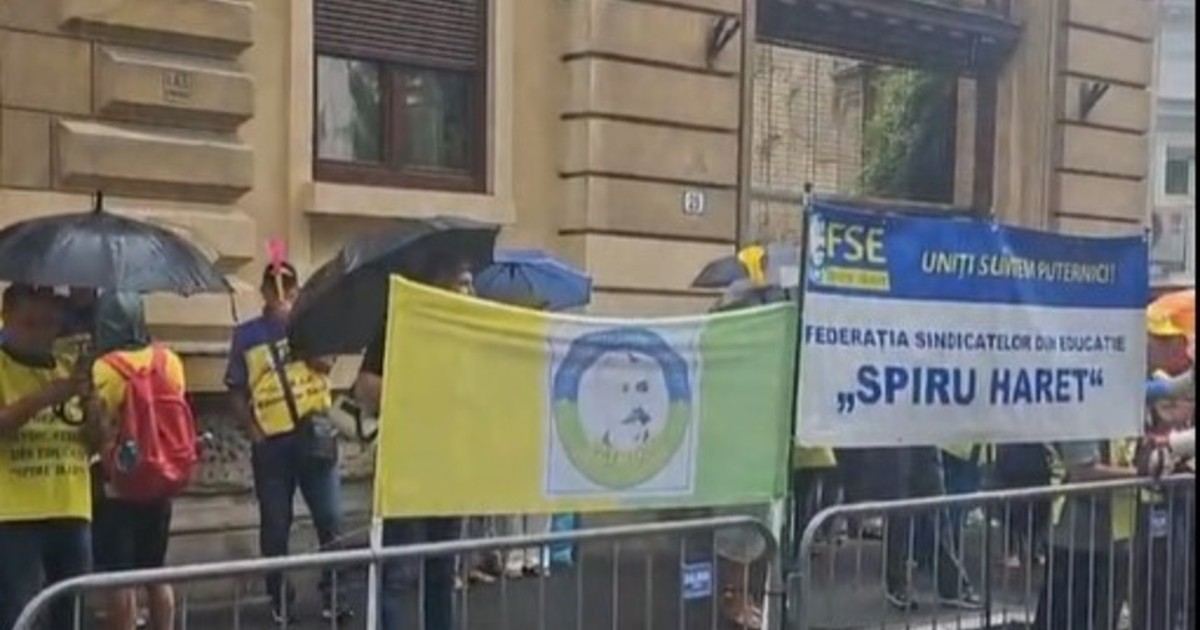 Proteste la sediul Ministerului Educației