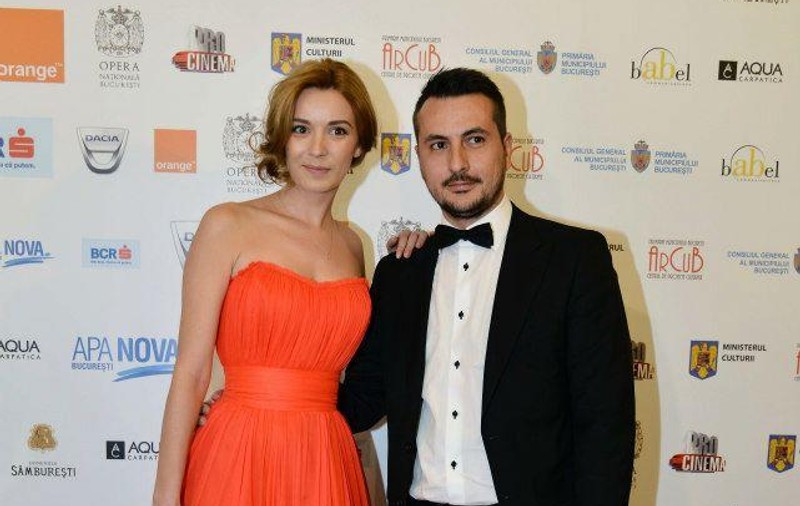 Soţul Dianei Dumitrescu, cu tenişi şi costum la Premiile Gopo | FOTO