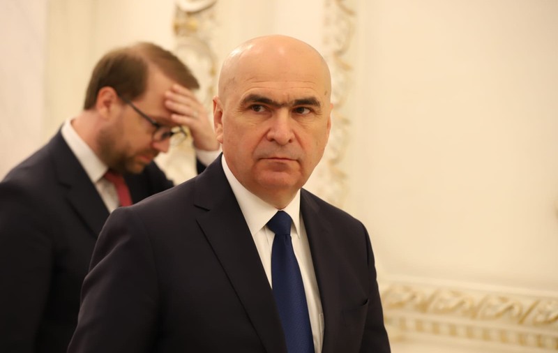 „Reforma” bugetară a lui Bolojan de la Senat: două treimi din posturi, „rezolvate” prin transferuri, pensionari, dar și pentru că nu erau ocupate
