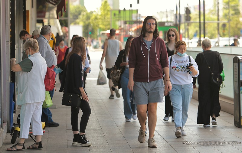 Calendarul viitoarelor relaxări. Ce se schimbă de la 1 iunie, 1 iulie și 1 august