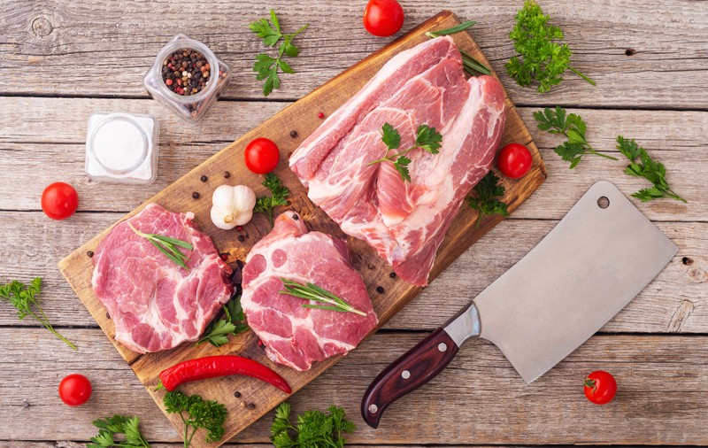 Cât costă 1 kg de carne de porc în Lidl, Kaufland, Auchan, Carrefour și Selgros înainte de Crăciun în 2025