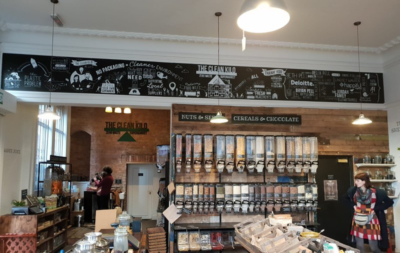 Primul magazin zero waste din București se deschide în toamnă. Fondatoarea nu a mai cumpărat nimic cu plastic de ani buni