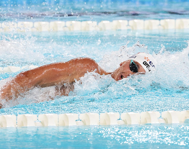 David Popovici s-a calificat în semifinalele probei de 200 m liber la Campionatele Europene de la Paris, după aurul la 100 m
