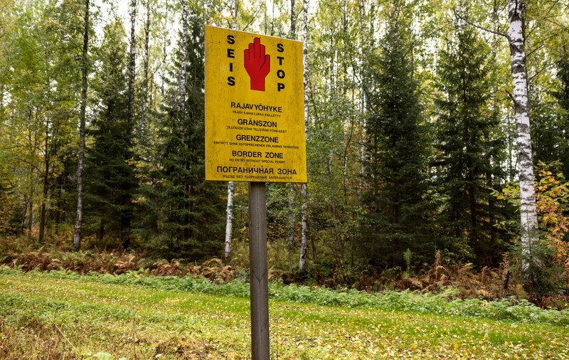 Finlanda vrea să ridice un gard la granița cu Rusia, pentru a împiedica trecerea migranților