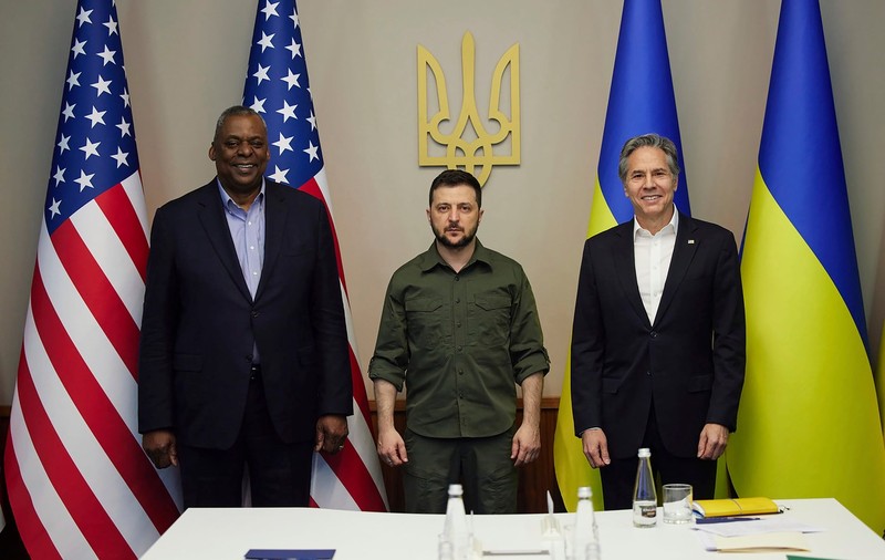 Șeful diplomației americane și șeful Pentagonului s-au întâlnit cu Zelenski la Kiev. Ce ajutor promite SUA