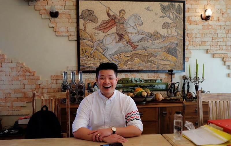 Chinezul Gelu e fascinat de țara noastră, mănâncă sarmale și se declară pe jumătate român. Lecția de patriotism a unui iubitor de România