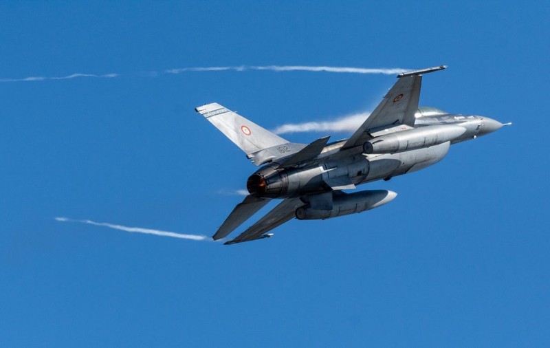 Fostul ministru bulgar al Apărării laudă avioanele F-16 la mâna a doua cumpărate de România: „Cu ele doboară acum dronele”
