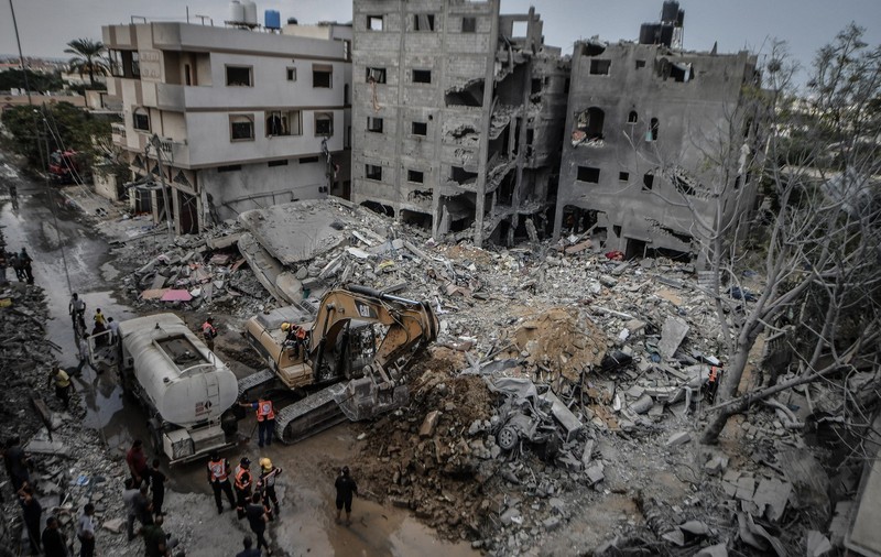 700 de morți în Israel după confruntările cu Hamas, în timp ce forțele armate încă luptă să-și elibereze complet teritoriul. Israelul a declarat oficial stare de război