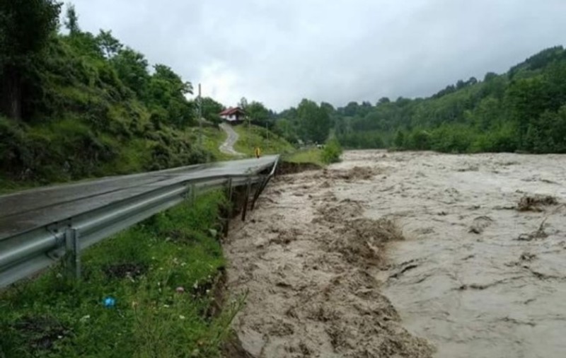 Cod portocaliu şi Cod galben de inundaţii în 18 bazine hidrografice şi pe râurile din Dobrogea