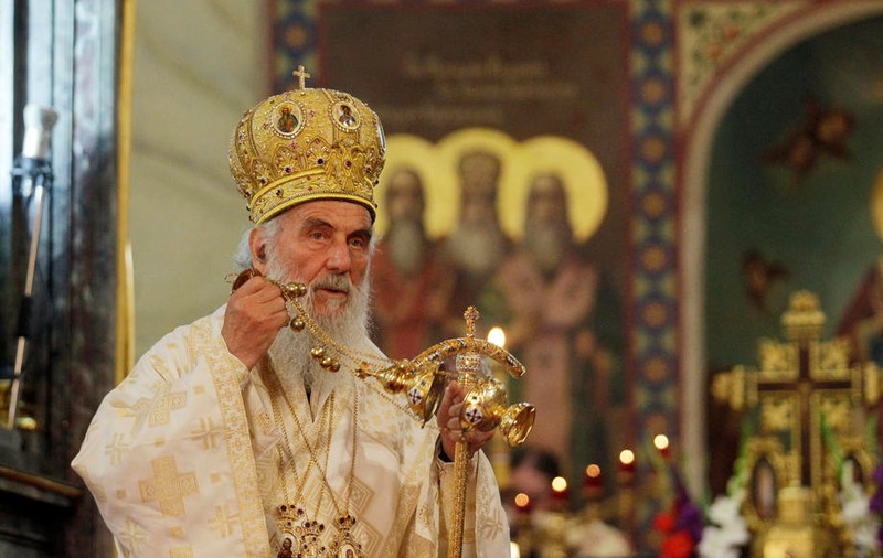 Patriarhul Bisericii Ortodoxe sârbe, mort de COVID la trei săptămâni după ce a oficiat funeraliile cu sicriul deschis ale Mitropolitului Muntenegrului, ucis tot de virus
