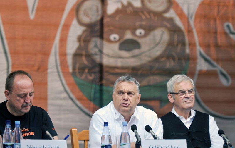 Ungaria își aduce elita zilele acestea în Transilvania: de la premierul Viktor Orbán și zeci de demnitari la profesori universitari, antrenorul naționalei de fotbal și un astronaut