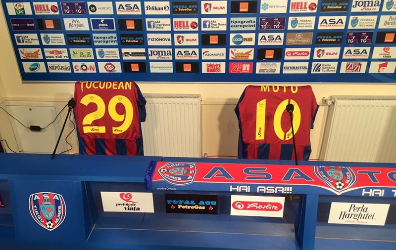 Vicecampioana ASA și-a prezentat vedetele: Adi Mutu și George Țucudean. ^Deși admite că e praf fizic, Mutu își faultează rivalii / GALERIE FOTO