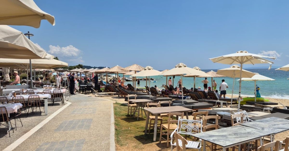 Plaja din stațiunea Nikiti în Sithonia (Grecia) | Foto: Libertatea