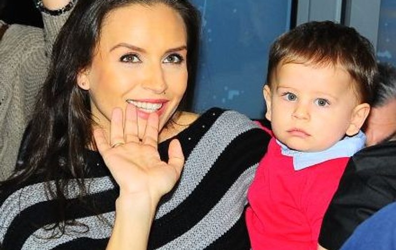 Ce copil frumos are Adina Halas! Iată-l la PRIMA LUI APARIŢIE în public! FOTO