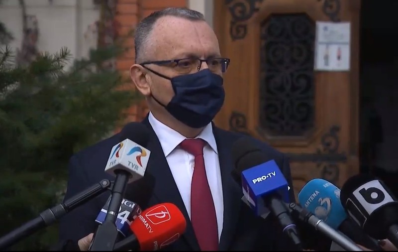 Ministrul educației face recensământul tabletelor. Până pe 11 ianuarie, toate școlile trebuie să transmită câți elevi se află în prag de corijență