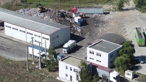 Depozitul de la Titu funcționează fără monitorizări de mediu din anul 2023. Sursă foto: Captură video Youtube /Newscenter.