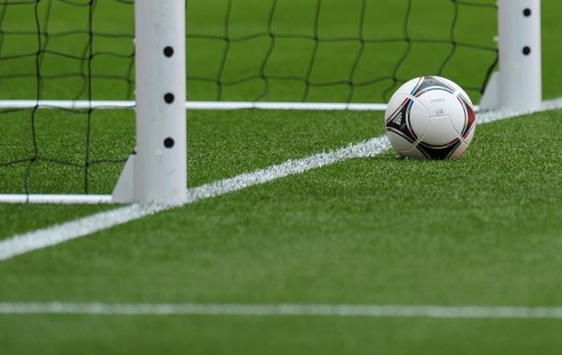 Un fotbalist din Algeria a murit, după ce s-a lovit violent la cap pe teren, în timpul unui meci