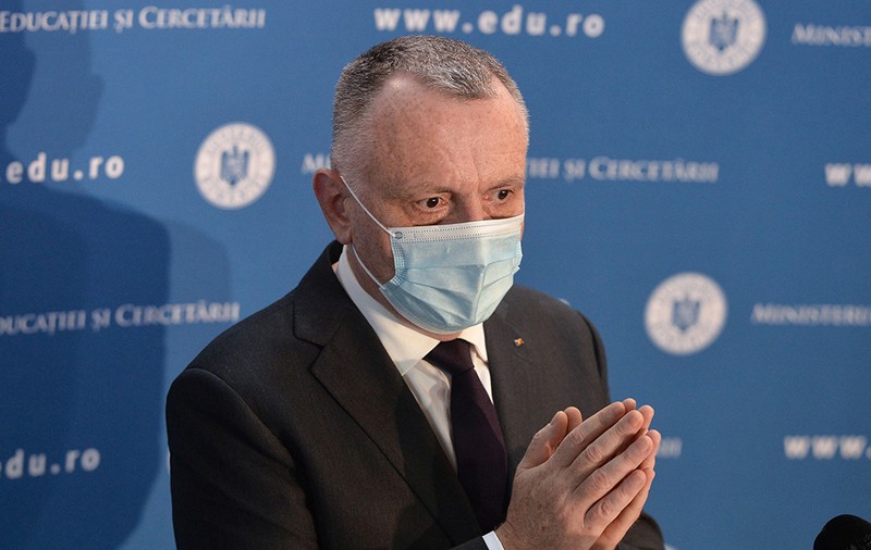 Sorin Cîmpeanu vrea să scurteze vacanța de vară: „E nevoie de o durată mai mare a cursurilor”
