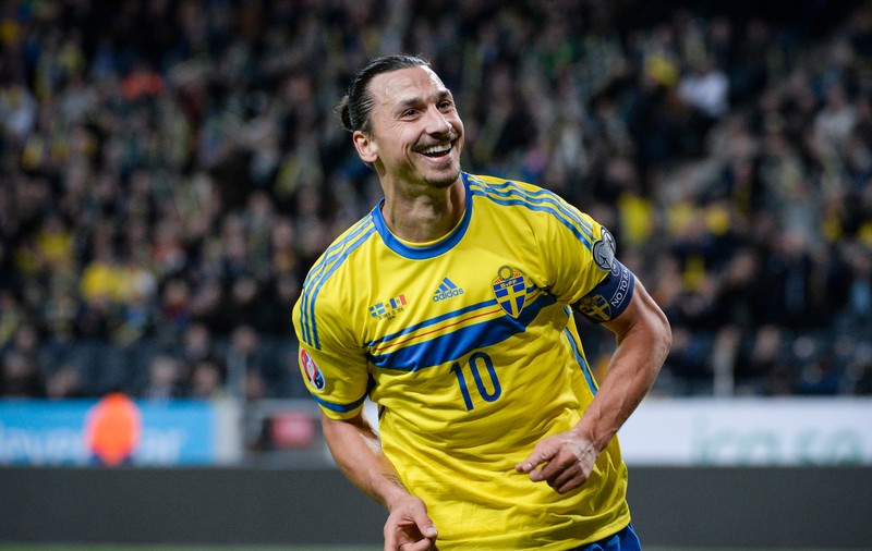 Euro 2016. Ibra a amânat ziua adevărului. Starul a fost în direct, pe Facebook, ca să facă reclamă la haine / VIDEO