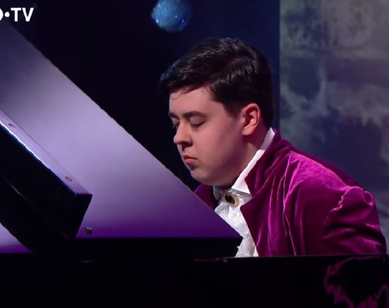 Eduard Dragu Sălăgean, adolescentul cu autism de la „Românii au talent”, umilit de un copil după apariția la PRO TV: „M-a scuipat de două ori”