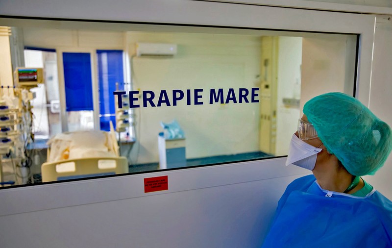 Medicul care i-a spus unei paciente că nici nu urcă în sala de operații pentru 200 de lei, condamnat cu suspendare
