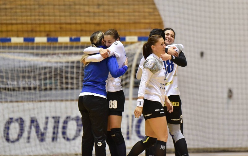 Echipele românești de handbal feminin, în Cupa EHF. Craiova și Cisnădie, în grupe, Vâlcea, eliminată!