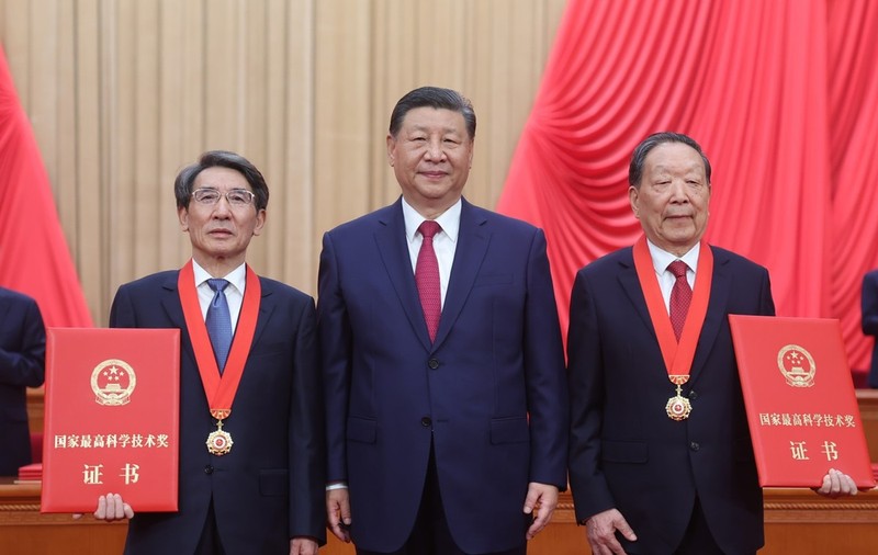 Noul AI chinezesc răspândește propaganda comunistă. Cum a răspuns când a fost întrebat de Taiwan, de Piața Tiananmen și de deținuții politic