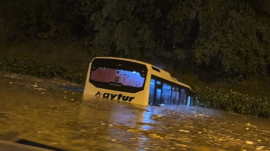 Ploile torențiale care s-au abătut asupra Istanbulului au făcut prăpăd. Sursă foto: Getty Image.