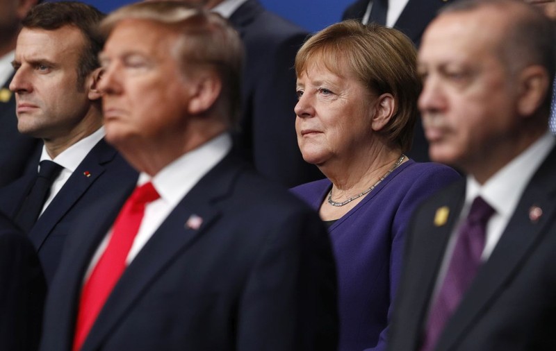 Un summit tensionat, dar cu o singură concluzie: ”Europa nu are alternativă pentru NATO”. Cum citim din România deschiderea lui Macron față de Rusia