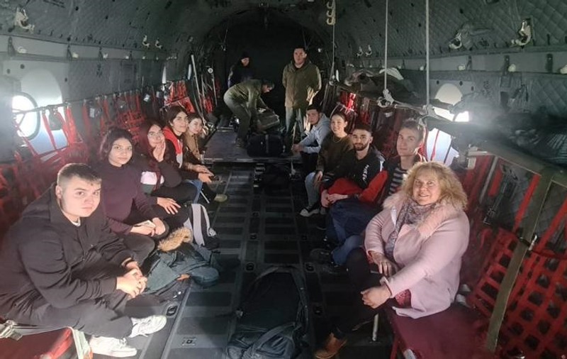 Alți 13 români, între care doi minori, vor fi aduși în țară din Turcia, anunță MAE. Câți au fost repatriați până acum