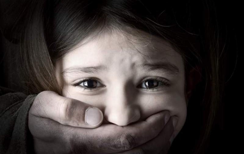 Părinții unui copil cu autism din Buzău acuză o profesoară că le-a bătut copilul. Conducerea școlii face anchetă