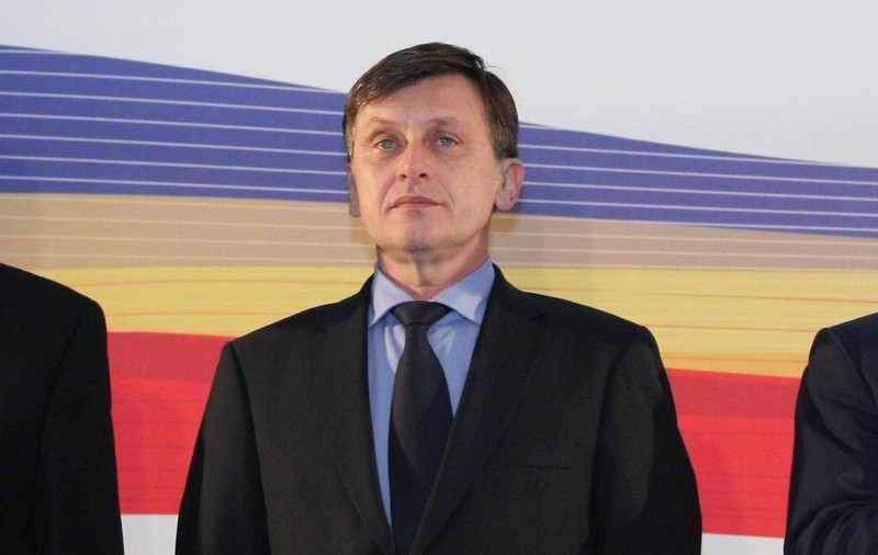 PSD spune că Crin Antonescu se poate retrage dacă sondajele vor arăta că nu are șanse la alegerile prezidențiale