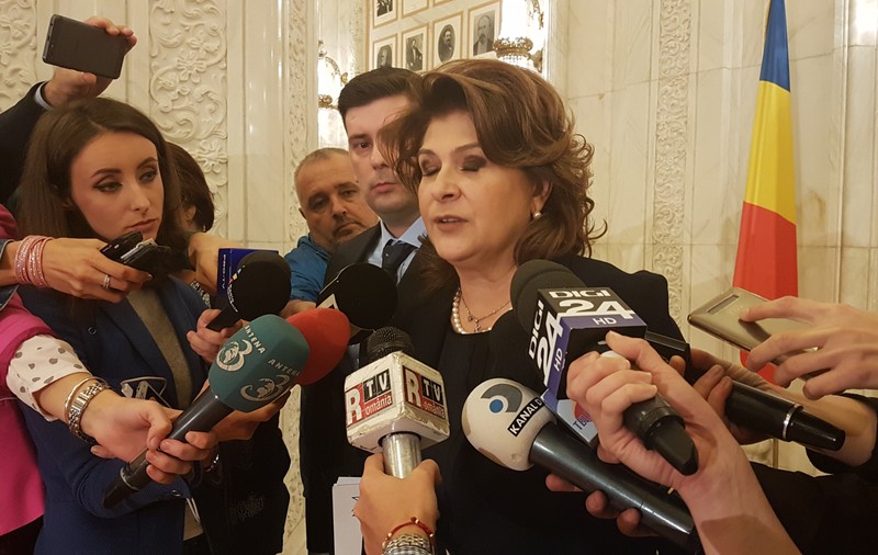 Deputații juriști fac scut în jurul Rovanei Plumb; Cererea DNA de începere a urmăririi penale a fost respinsă (VIDEO)