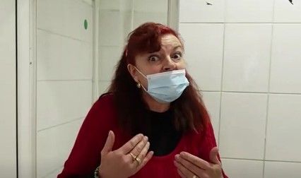 Daniela Dan, director adjunct la școala din Budești. Foto: Captură video Digi 24