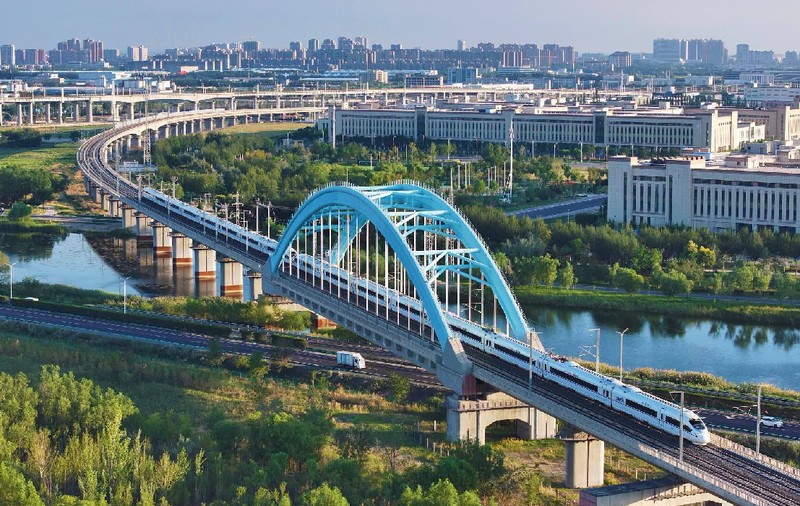 Record istoric pe căile ferate: 2,8 miliarde de călătorii cu trenul în primele 7 luni din 2026, în China